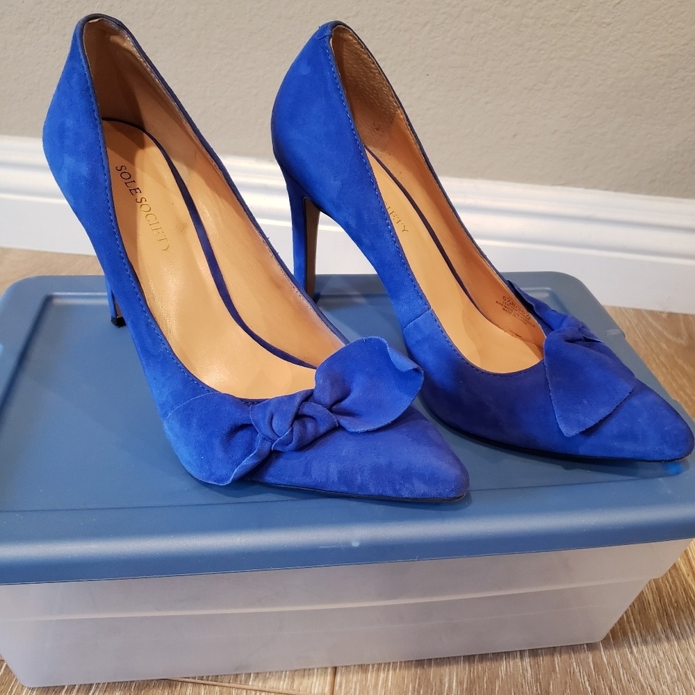 Sole Society bow pumps
